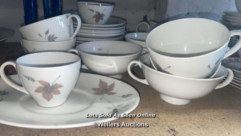 ASSORTED CROCKERY INCLUDING ROYAL DOULTON "TUMBLING LEAVES", ROYAL STAFFORD, QUEEN ANNE BONE CHINA - Image 2 of 6