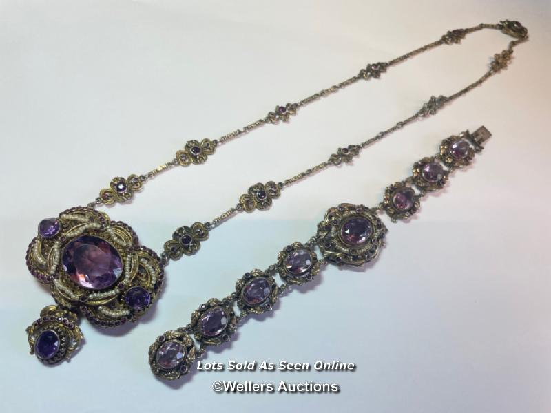 MATCHING NECKLACE & BRACELET WITH AMETHYSTS AND SEED PEARLS, CENTRAL AMETHYST MEASURES 13.5MM X 8.