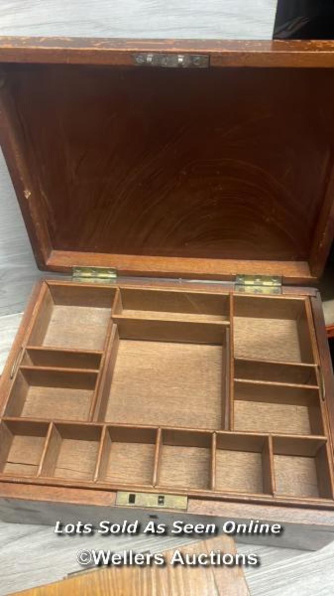 THREE ANTIQUE WOODEN BOXES, THE LARGEST 15CM (H) - Image 3 of 4
