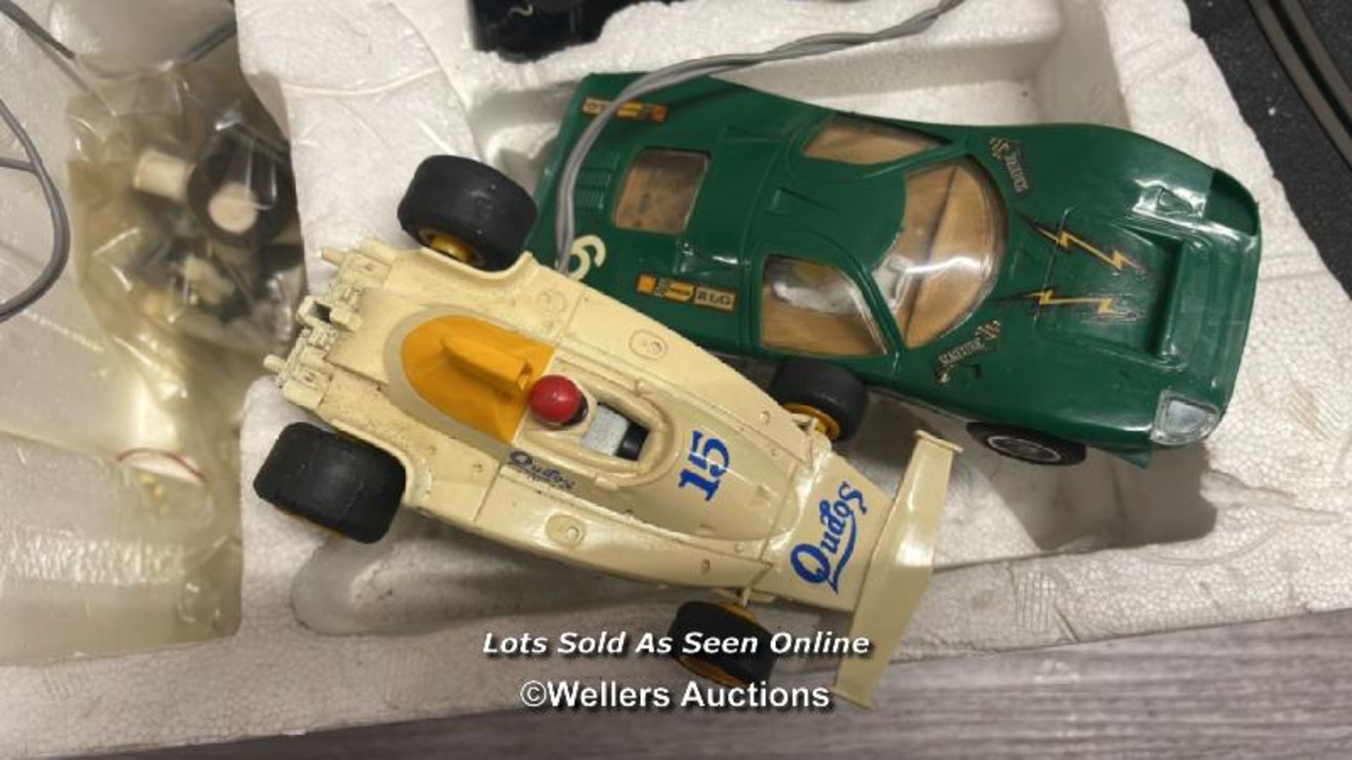 VINTAGE SCALEXTRIC 300 SET, PLAYWORN, MISSING ONE CONTROLER - Image 5 of 7