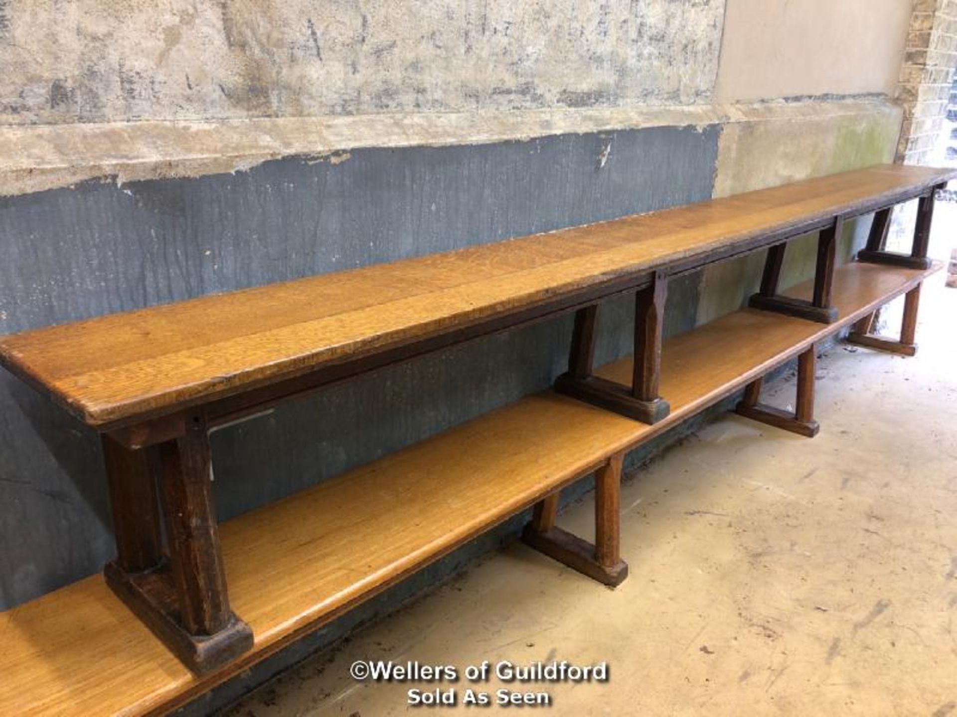 *OAK GYMNASIUM BENCH WITH 4 FEET - 3.82M L