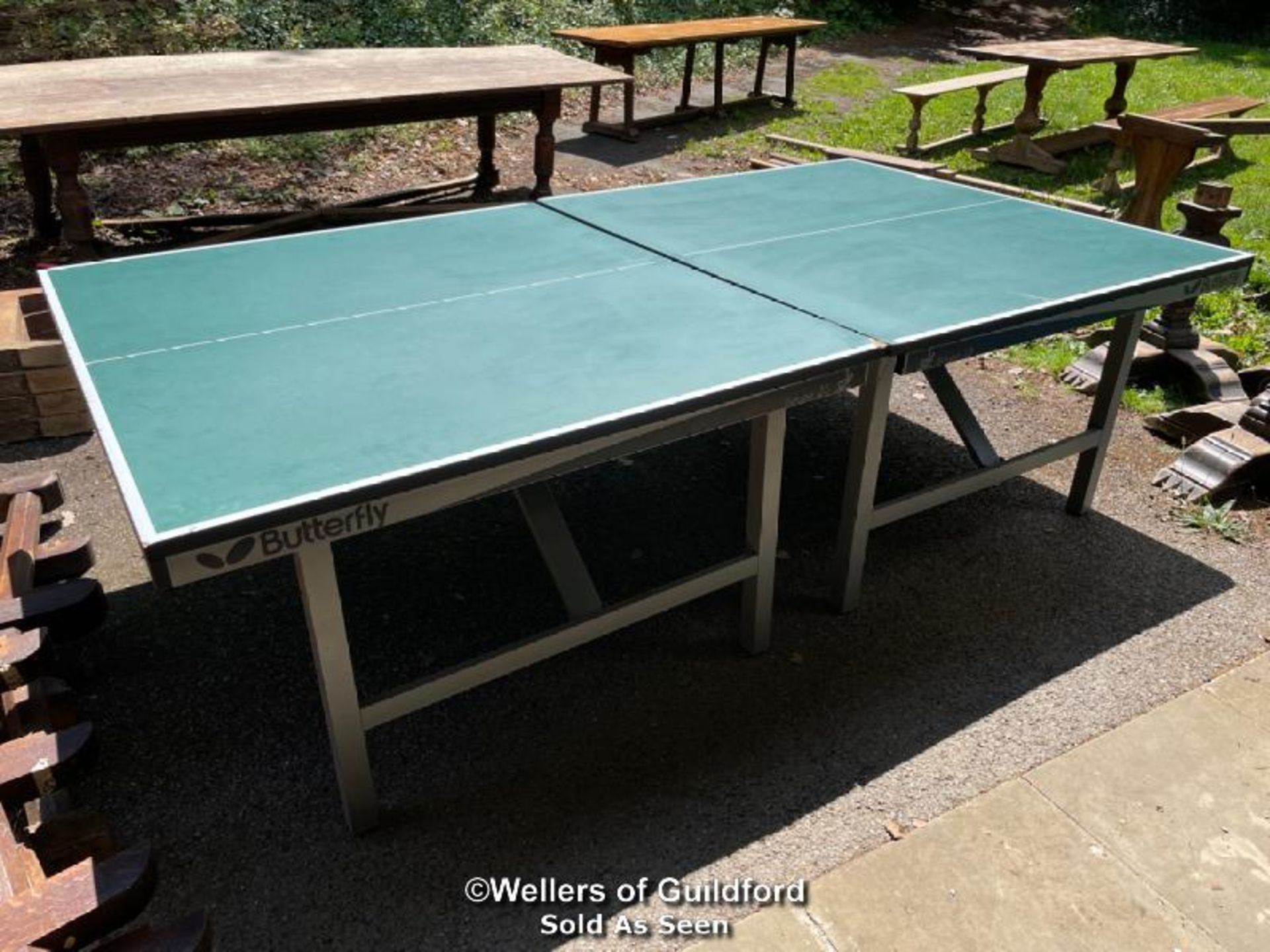 *BUTTERFLY EUROPA 25 FOLD OUT 2 PIECE TABLE TENNIS TABLE ON WHEELS - TOTAL SIZE 274CM L X 153CM W