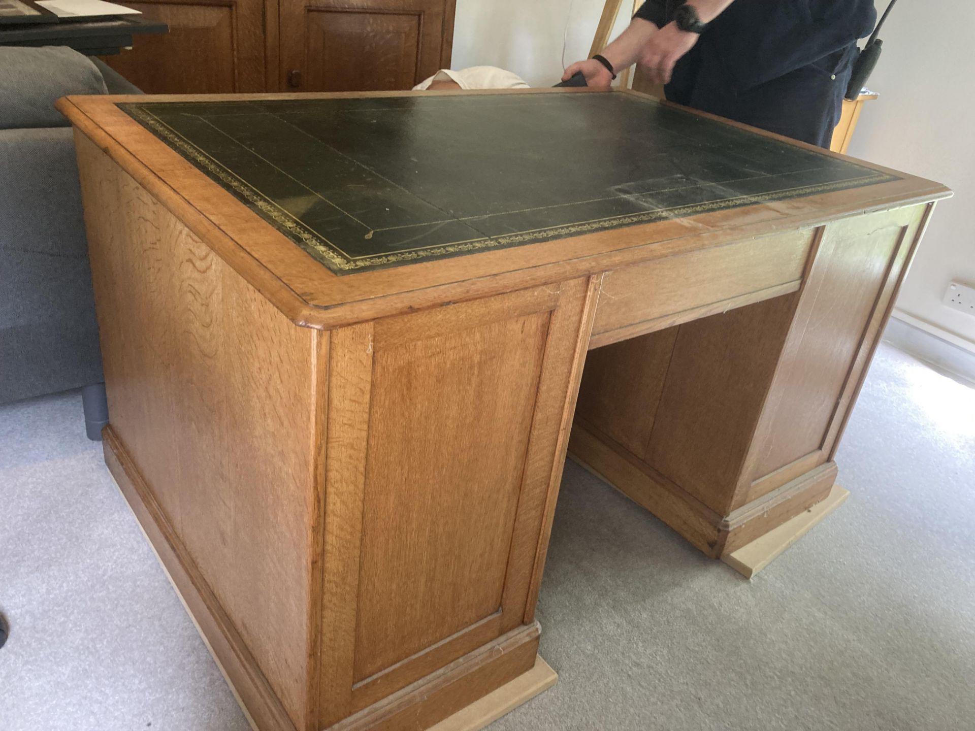 *PEDESTAL DESK WITH LEATHER INSERT, BY C. HINDLEY & SONS, 164 OXFORD ST, LONDON - Image 5 of 5