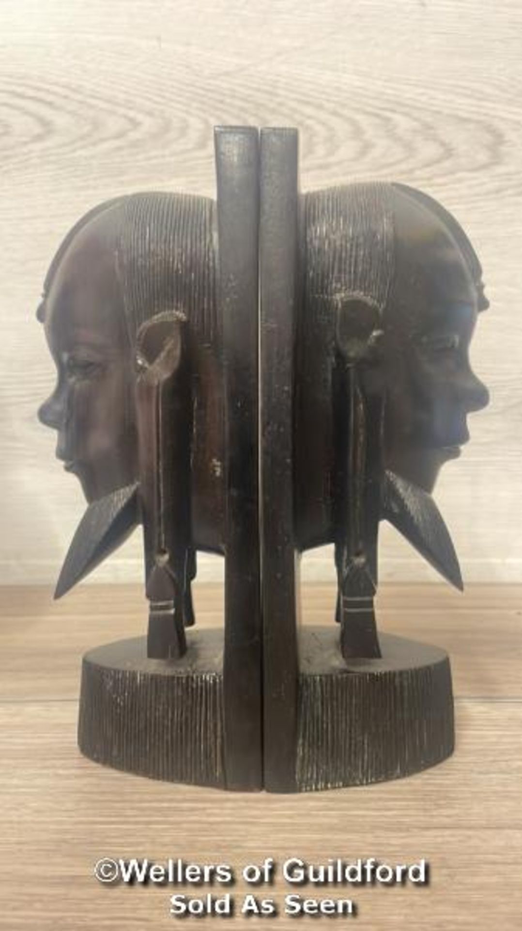 TWO CARVED AFRICAN HARDWOOD BUSTS, LARGEST 25.5CM HIGH AND A PAIR OF EBONY CARVED BOOKENDS WITH - Image 11 of 12