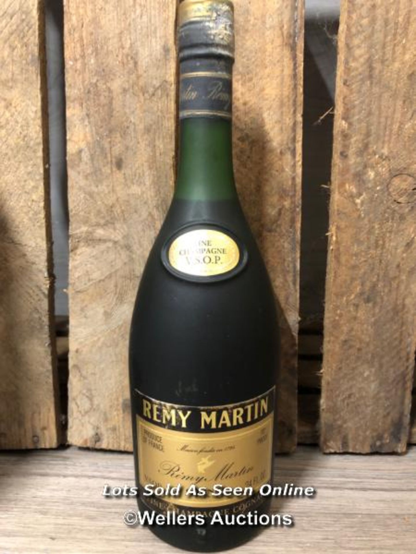 REMY MARTIN FINE CHAMPAGNE V.S.O.P COGNAC, VINTAGE BOTTLING, 68CL, 40% VOL, WITH ORIGINAL BOX - Image 2 of 5