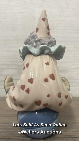 LLADRO FIGURE "HAVING A BALL" NO. 5813, OVERALL GOOD CONDITION, 18CM HIGH, BOXED - Image 3 of 5