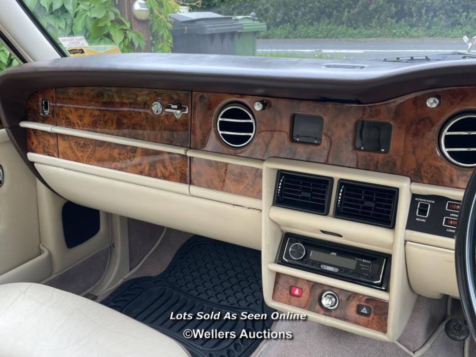 ROLLS ROYCE SILVER SPIRIT II, 1988 - THE ROLLS ROYCE SILVER SPIRIT II HAS HAD A NEW BATTERY AND FOUR - Bild 18 aus 38