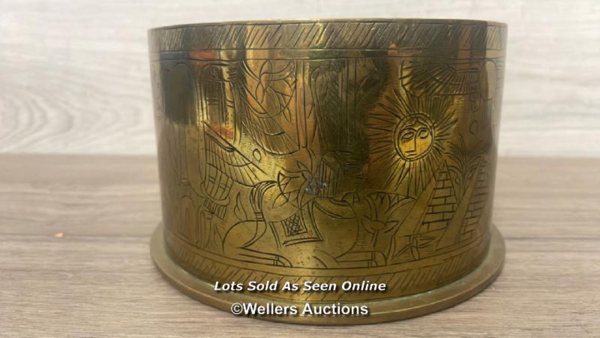 WW1 GERMAN TRENCH ART ( M.O.D SHELL) ENGRAVED WITH AN EGYPTIAN SCENE DATED 1916 OR 1918?, 9.5CM - Image 2 of 15
