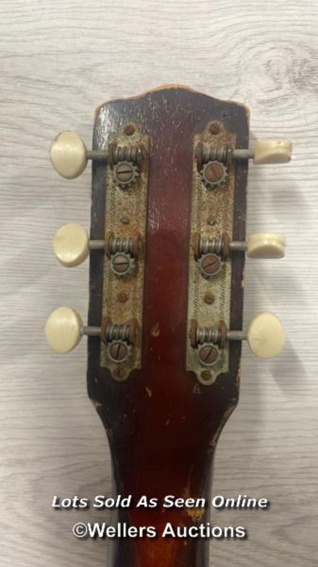 GALLOTONE CHAMPION 3/4 SIZE (MID-1950S) SIX STRING GUITAR MADE BY THE GALLO COMPANY OF SOUTH AFRICA. - Image 6 of 6