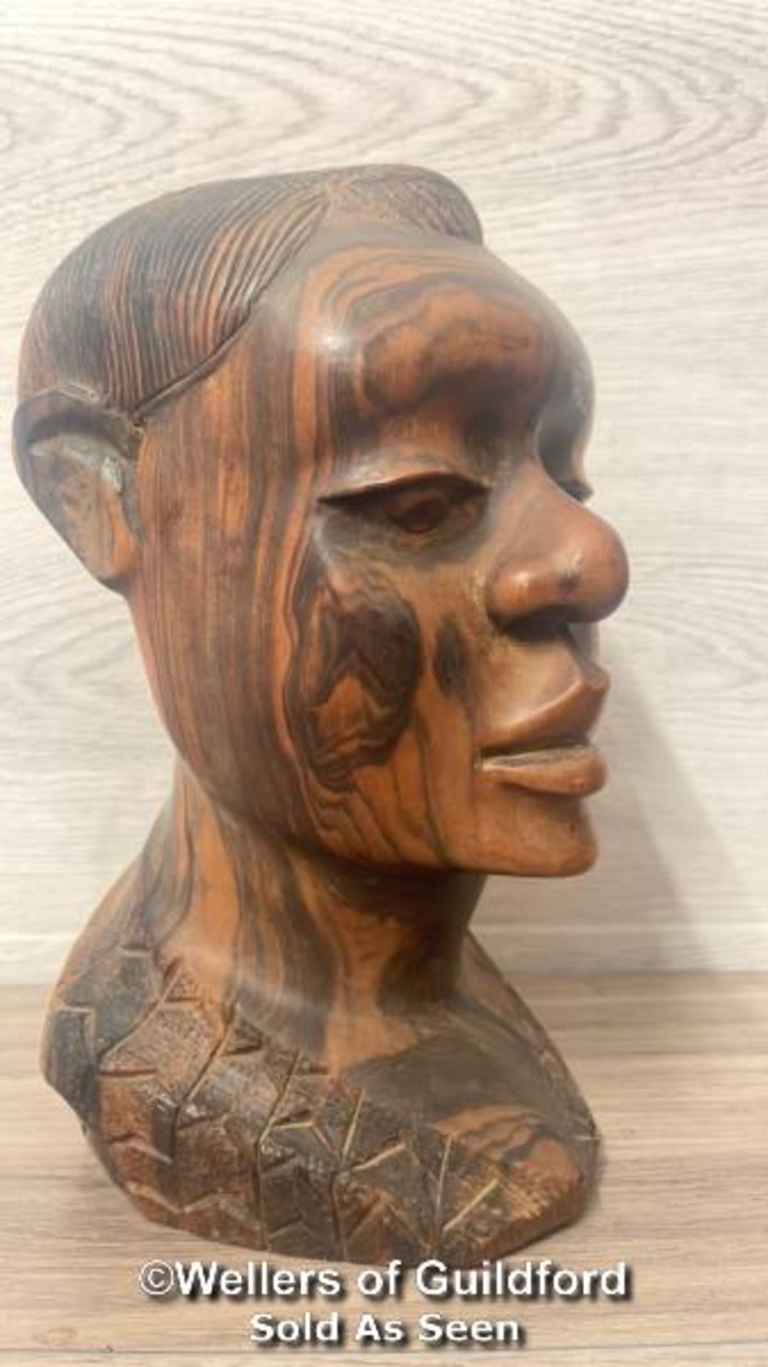 TWO CARVED AFRICAN HARDWOOD BUSTS, LARGEST 25.5CM HIGH AND A PAIR OF EBONY CARVED BOOKENDS WITH - Image 3 of 12