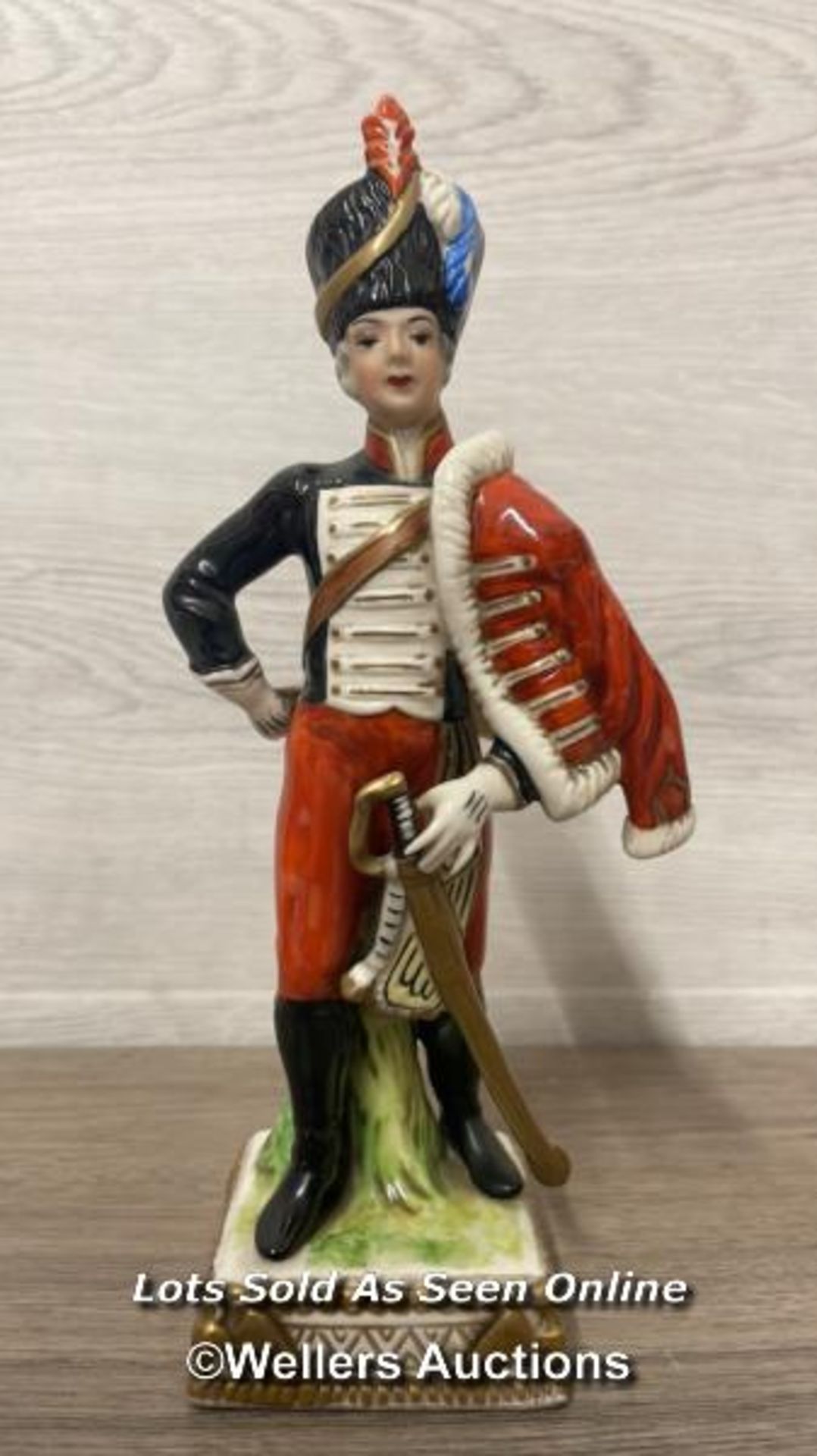 CAPODIMONTE PORCELAIN FIGURE, HUSAR 1843, GOOD CONDITION, 23.5CM HIGH