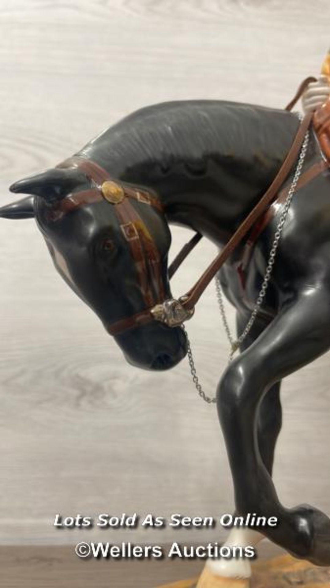 MICHAEL J SUTTY HAND PAINTED PORCELAIN FIGURE, SKINNERS HORSE, OFFICER 1911, MODEL NO.5 LIMITED - Bild 5 aus 11
