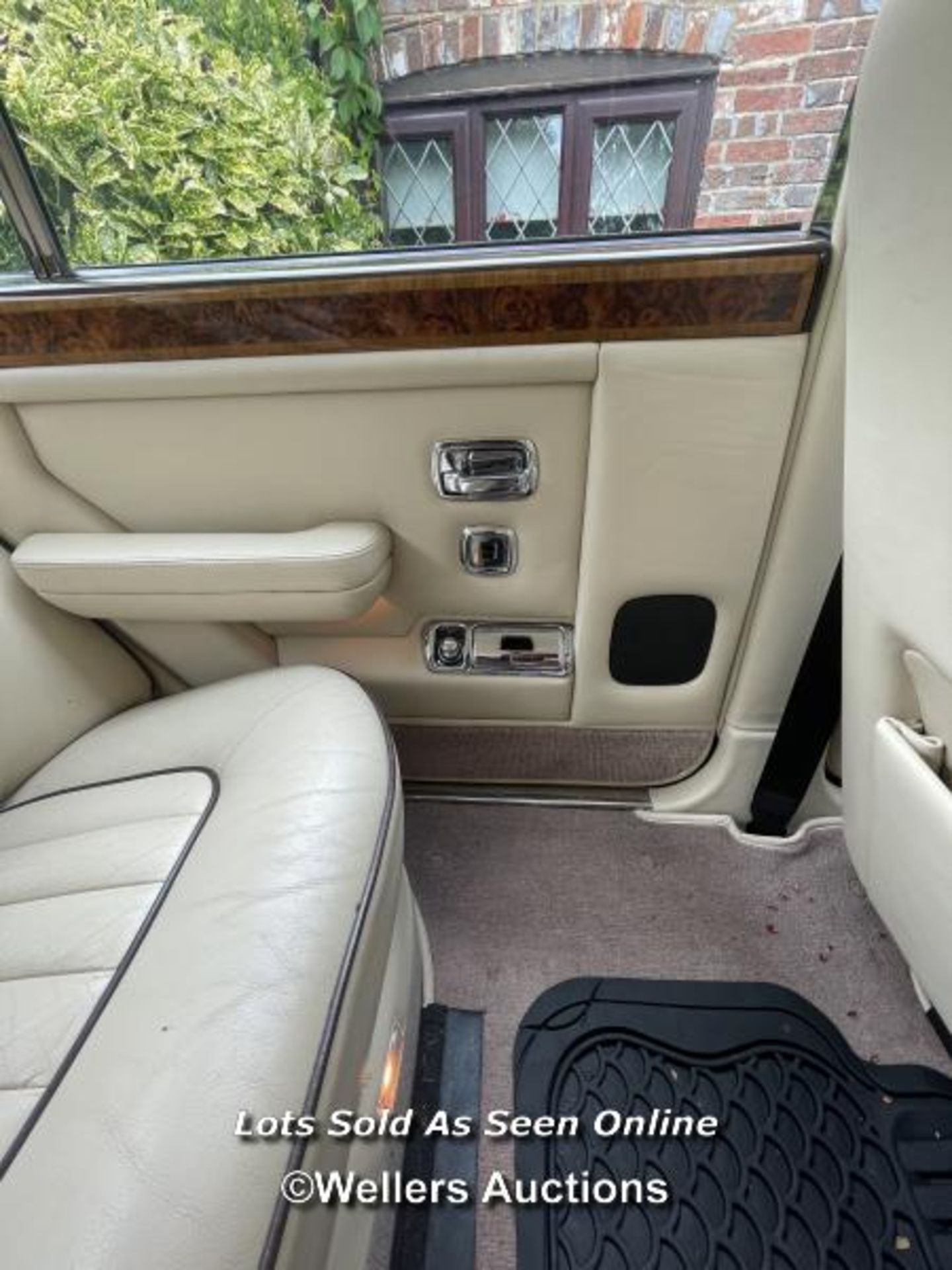 ROLLS ROYCE SILVER SPIRIT II, 1988 - THE ROLLS ROYCE SILVER SPIRIT II HAS HAD A NEW BATTERY AND FOUR - Bild 20 aus 38