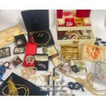 A LARGE COLLECTION OF COSTUME JEWELLERY INCLUDING PIERRE CARDIN DESIGNER COLLECTION NECKLACE &