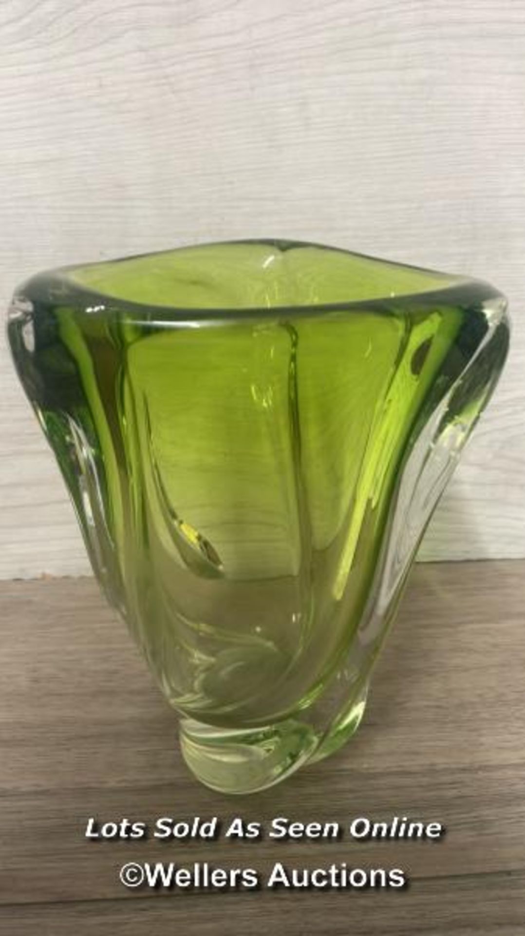 VAL SAINT LAMBERT HEAVY GREEN GLASS VASE OF TWISTED FORM, 18CM HIGH - Image 2 of 6