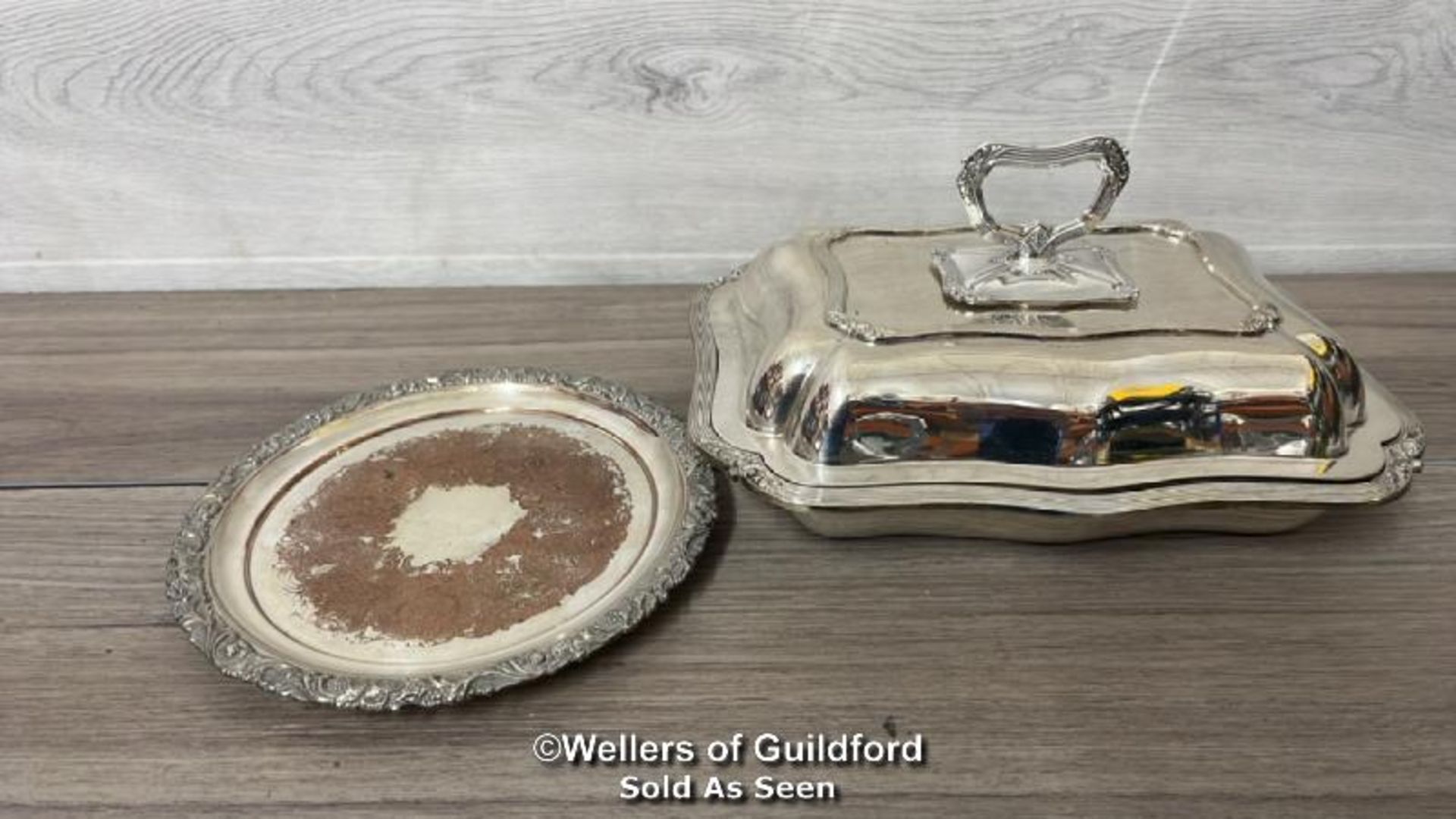 ANTIQUE SILVER PLATE SERVING DISH AND SMALL TRAY, 21CM DIAMETER