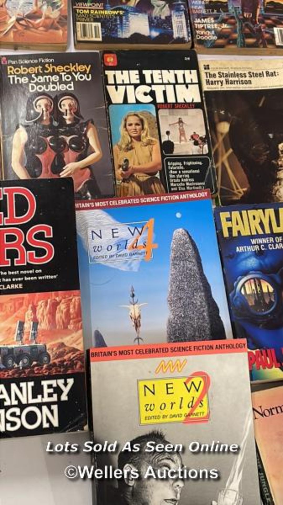 A large collection of Sci-Fi paperback books mainly Isaac Asimov with Science Fiction Analog and - Bild 8 aus 10