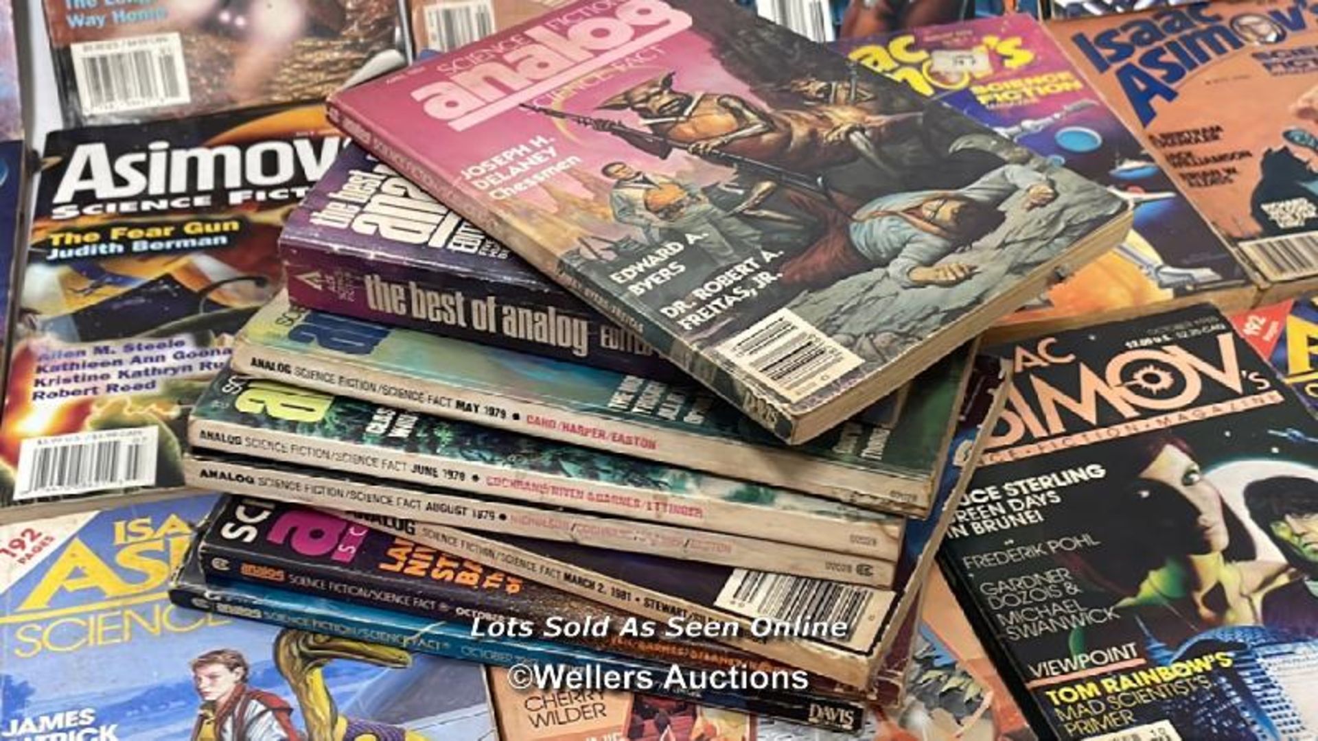 A large collection of Sci-Fi paperback books mainly Isaac Asimov with Science Fiction Analog and - Bild 2 aus 10
