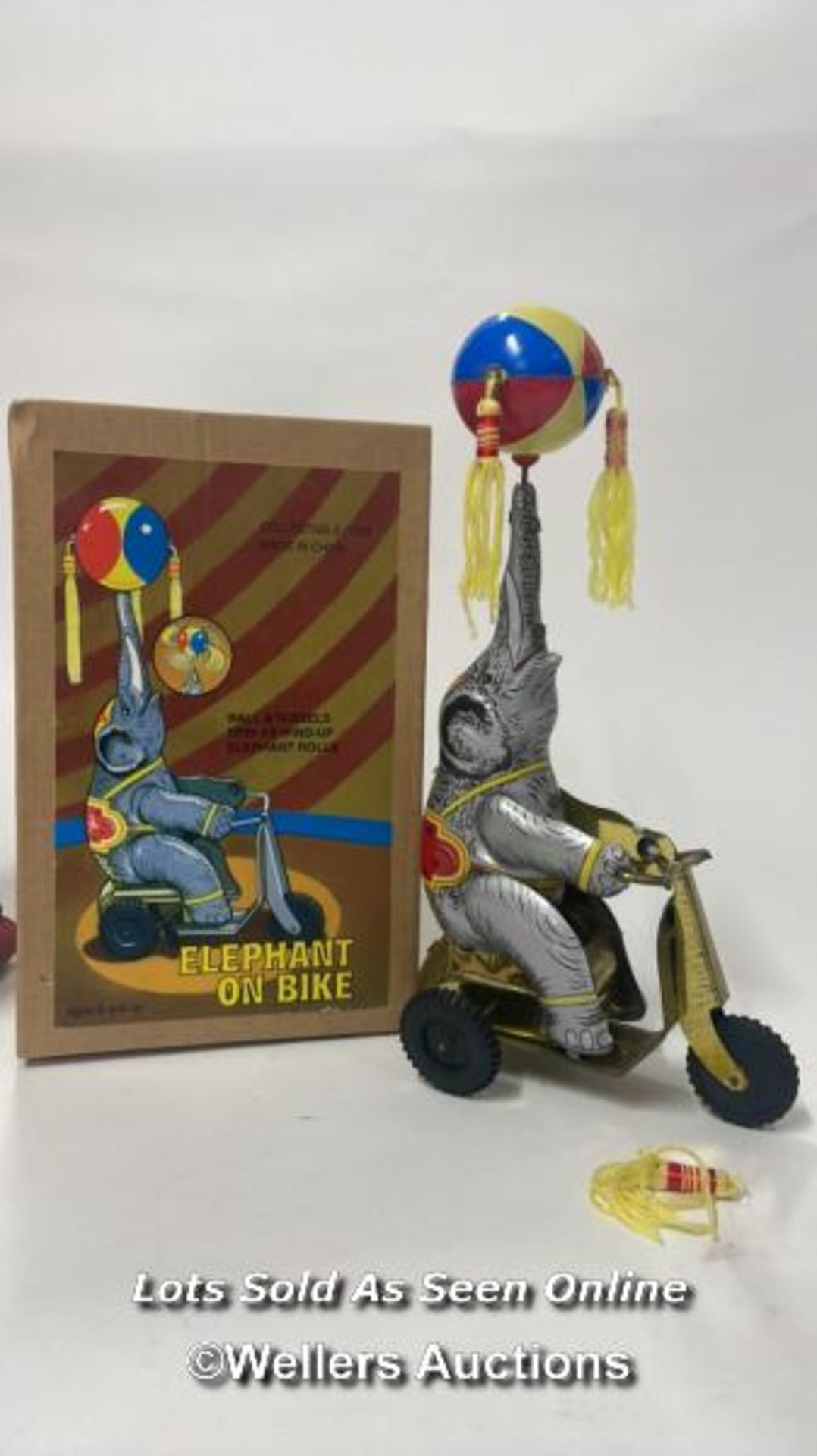 Three boxed Sammler Garnilur tin toy "Arnold" craftsman, wind up tin Elephant on a bike and a - Image 3 of 7