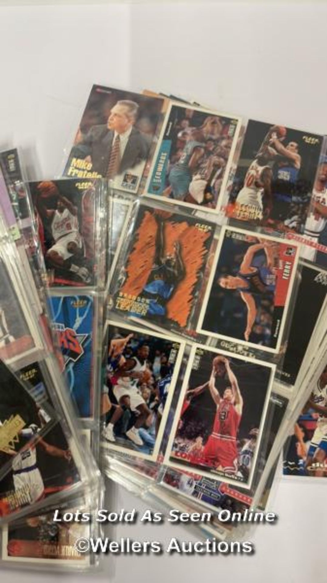 Basket Ball - 391 collectable basket ball cards by Topps Upper Deck and Skybox including Michael - Bild 21 aus 24