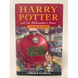 Harry Potter - J.K. Rowling signed Harry Potter and the Philosopher's Stone, Bloomsbury 2000, ISBN: