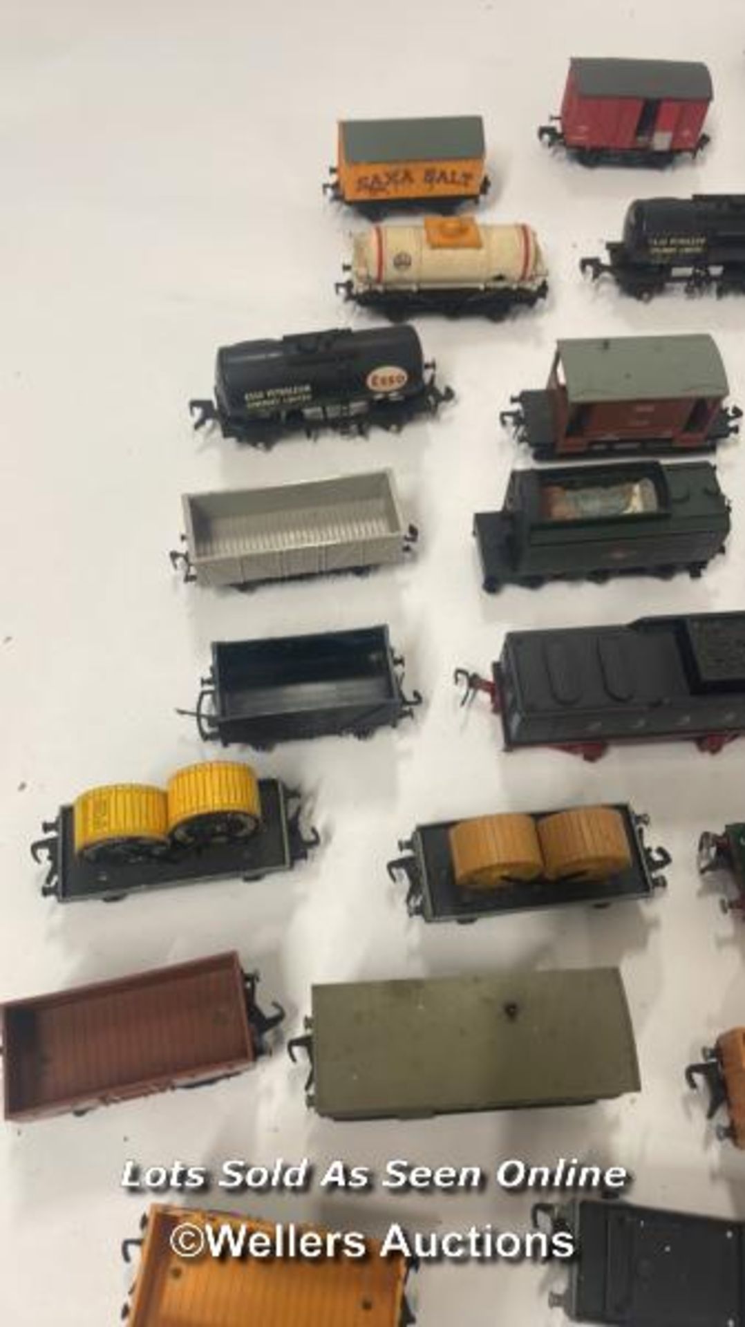 Large collection of unboxed railway cars and parts - Image 2 of 6