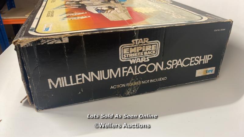 Palitoy vintage Empire Strikes Back Millennium Falcon vehicle, complete with manual and box. Sound - Image 16 of 16