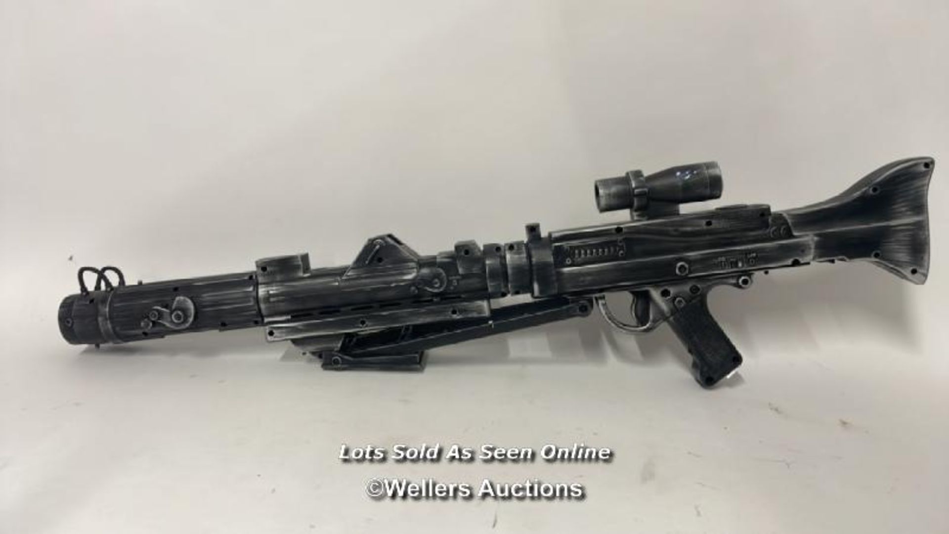 Custom Made Stormtrooper Rifle, 83cm long, sound effects untested - Image 2 of 2