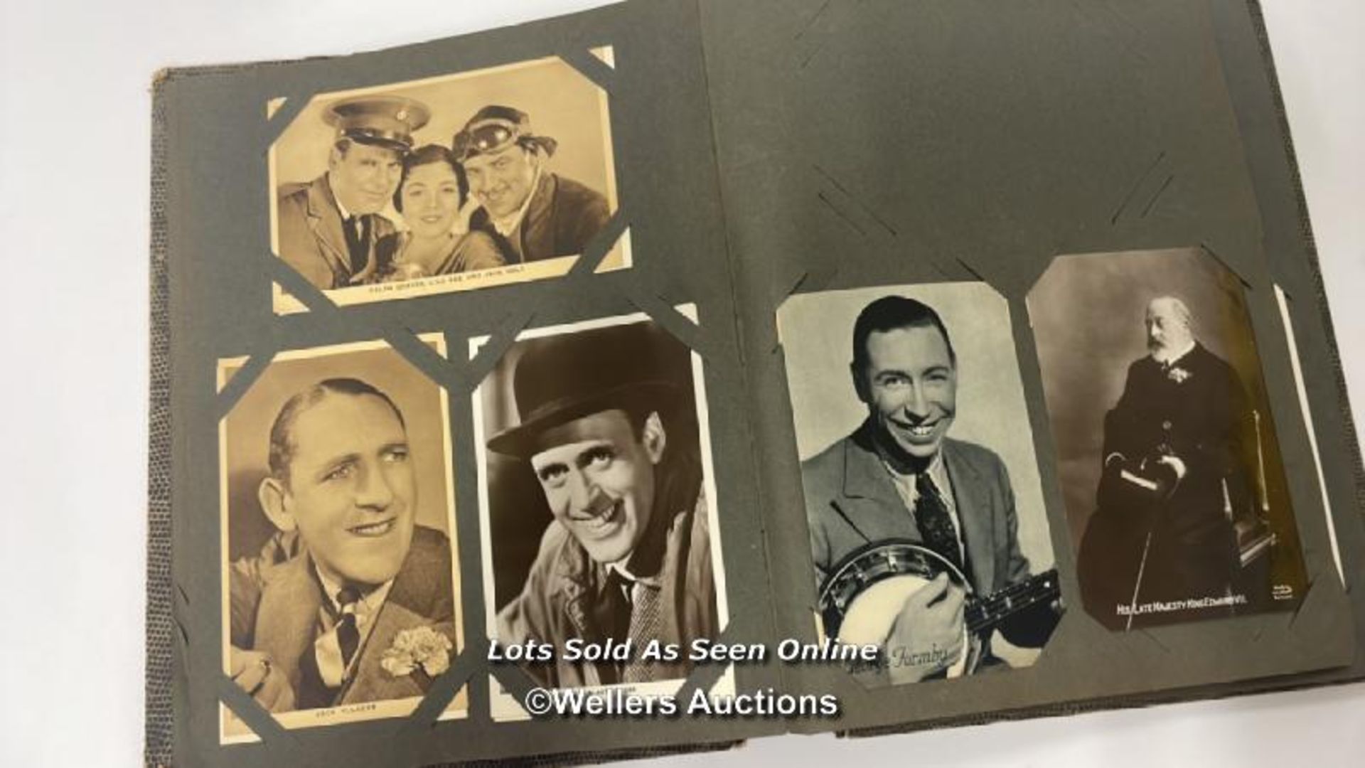 Classic film stars, an album of classic film star potcards from the 1940's - Bild 3 aus 6