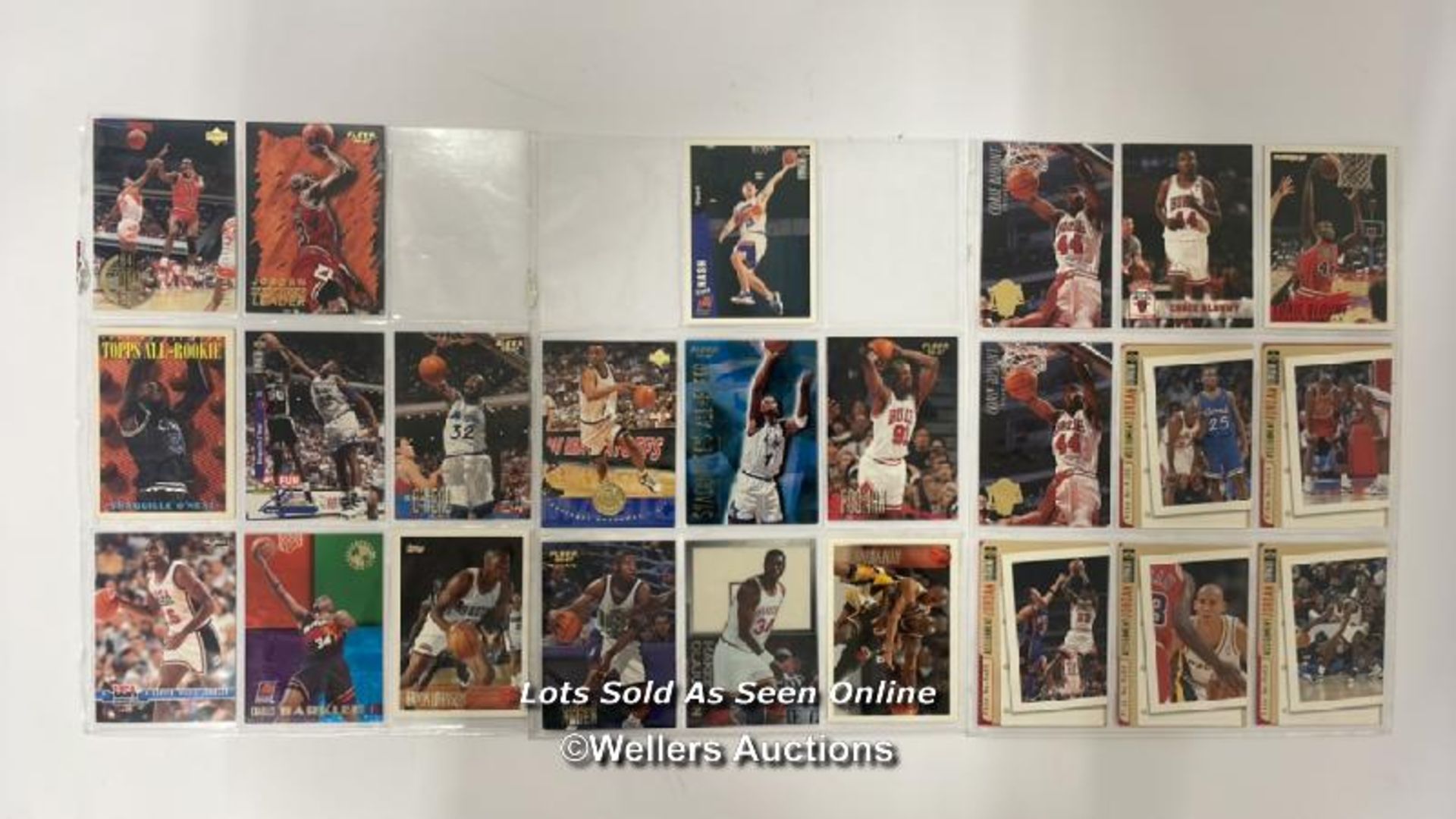 Basket Ball - 391 collectable basket ball cards by Topps Upper Deck and Skybox including Michael