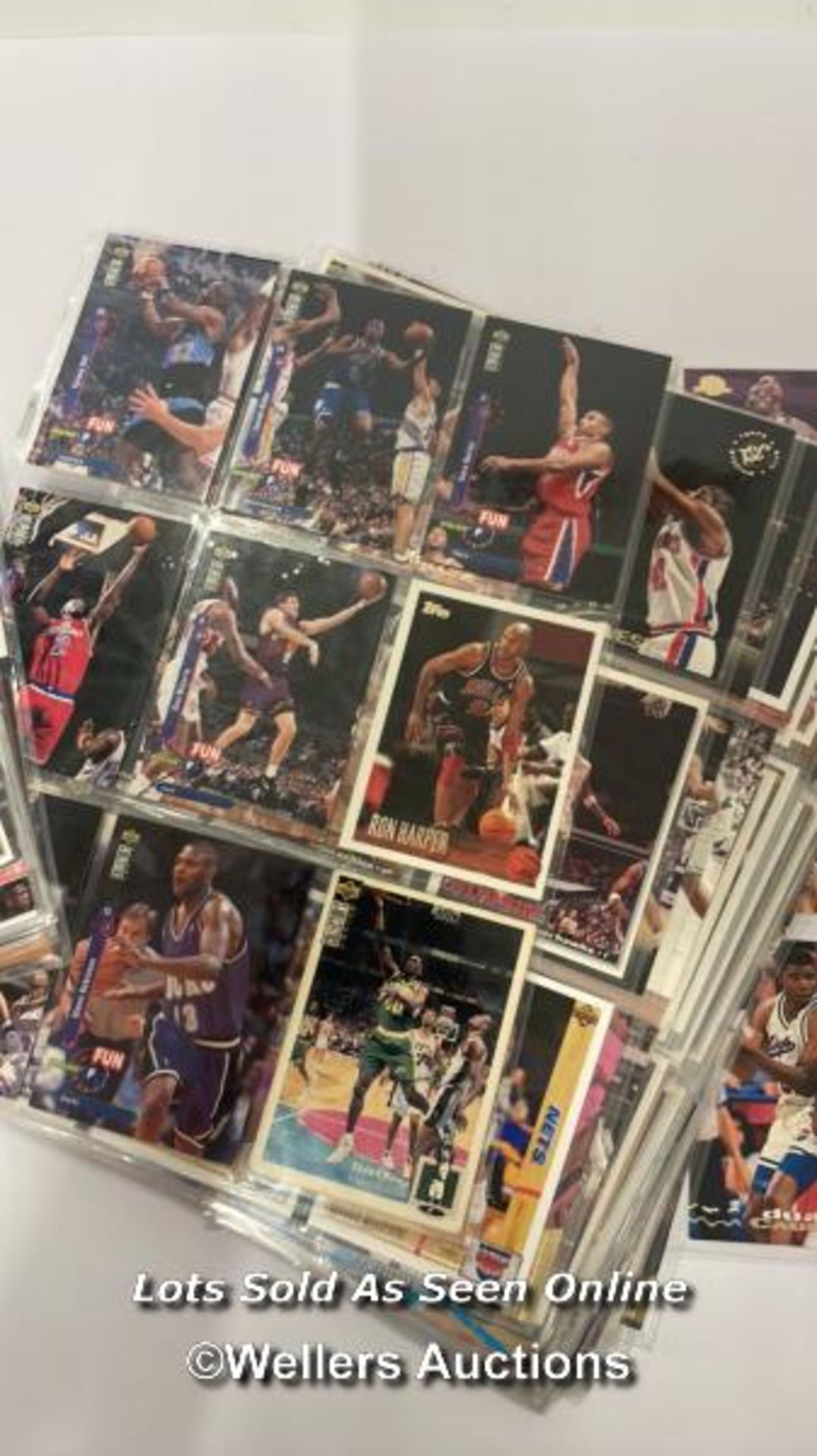 Basket Ball - 391 collectable basket ball cards by Topps Upper Deck and Skybox including Michael - Bild 22 aus 24