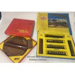 Hornby Dublo 2-rail Pullman train set No. 2035, trains in good condition and a Tri-ang R-45