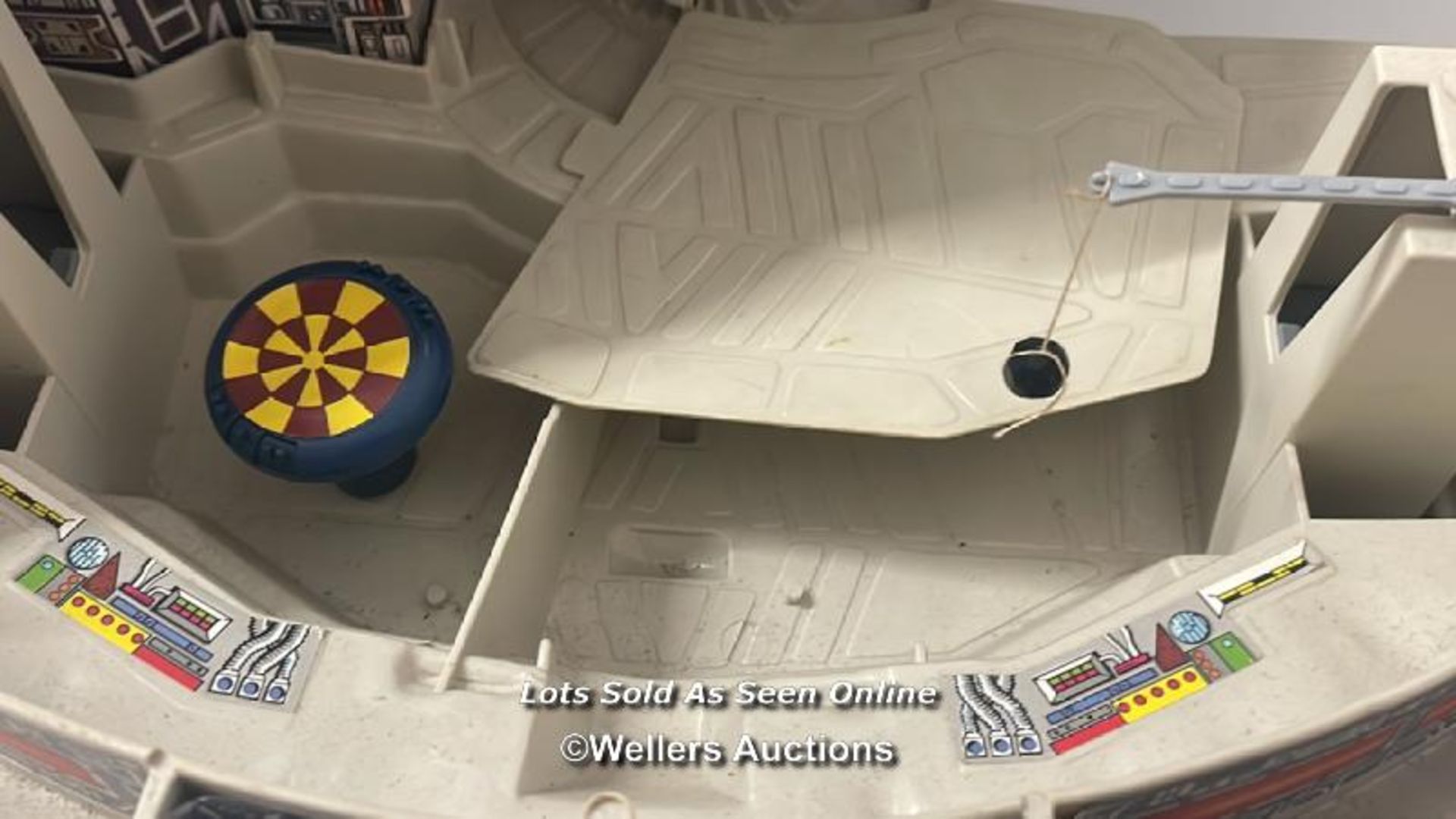 Palitoy vintage Return of the Jedi Millenium Falcon vehicle, with original training ball and floor - Image 6 of 11