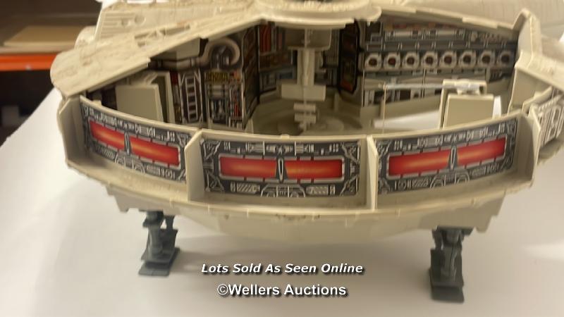 Palitoy vintage Return of the Jedi Millenium Falcon vehicle, with original training ball and floor - Image 7 of 11