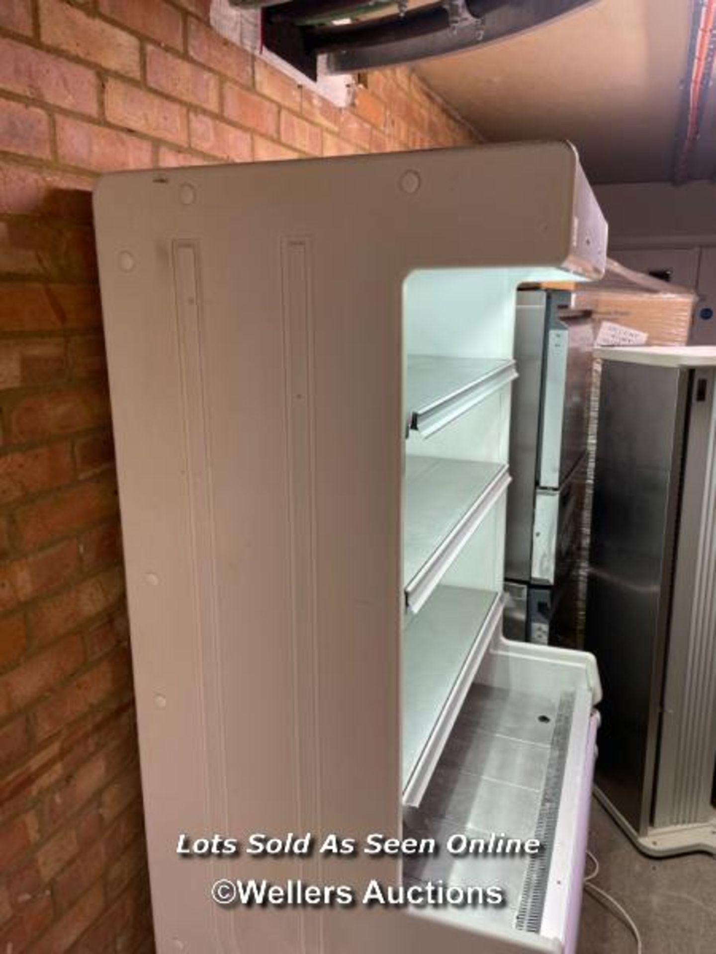ZION DC10B DISPLAY FRIDGE - 182CM H X 100CM W X 76CM D / THE LOTS IN THIS AUCTION ARE LOCATED IN - Image 3 of 4