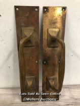 *MATCHING PAIR OF BRASS PULL HANDLES, MOUNTED AGAINST RECTANGULAR BACK PLATE, 38CM (L) X 8CM (W) /