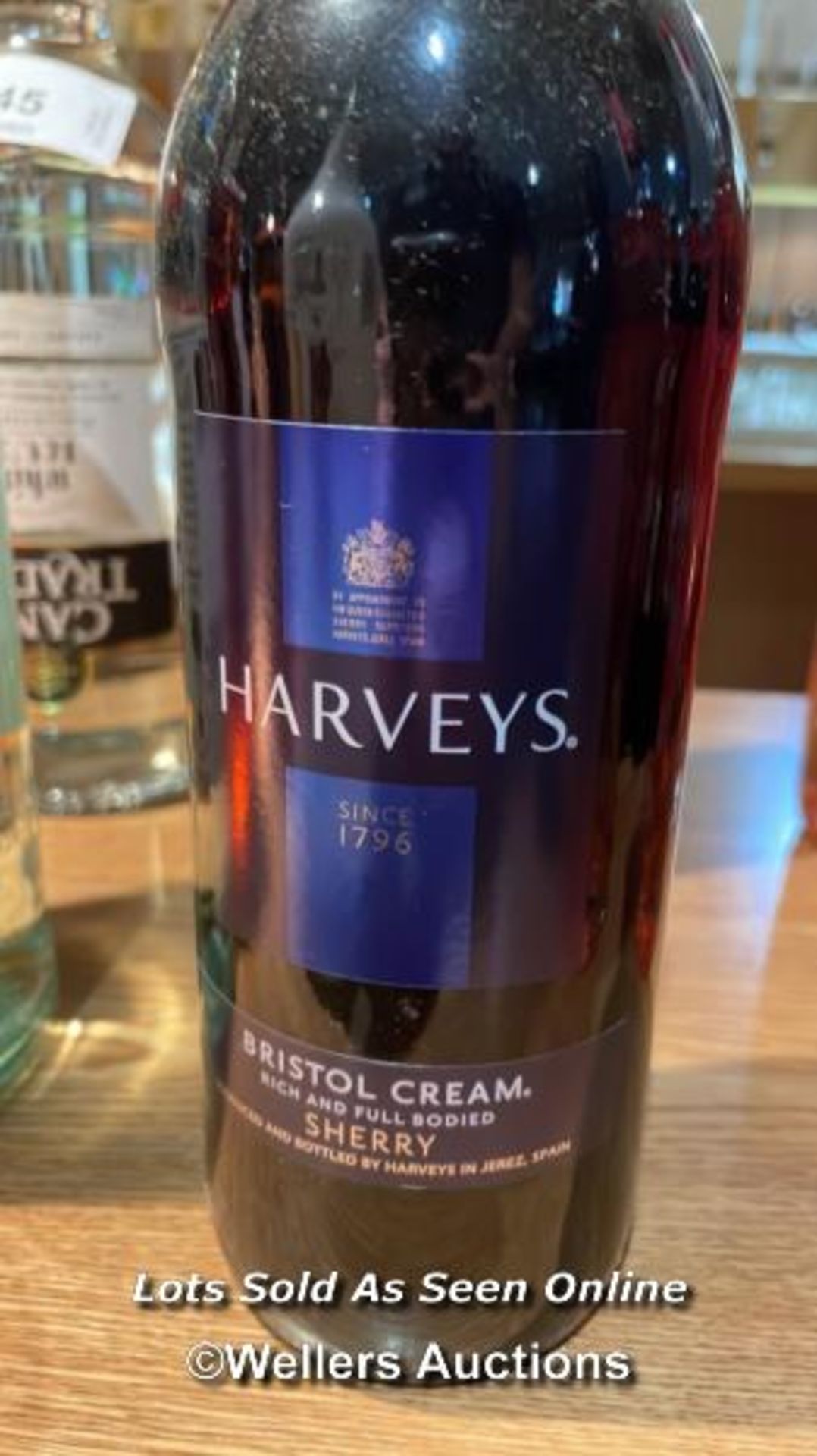 HARVEY'S BRISTOL CREAM SHERRY, 750ML, 17.5% VOL / COLLECTION LOCATION: OLD WOKING DISTRICT - Image 2 of 2