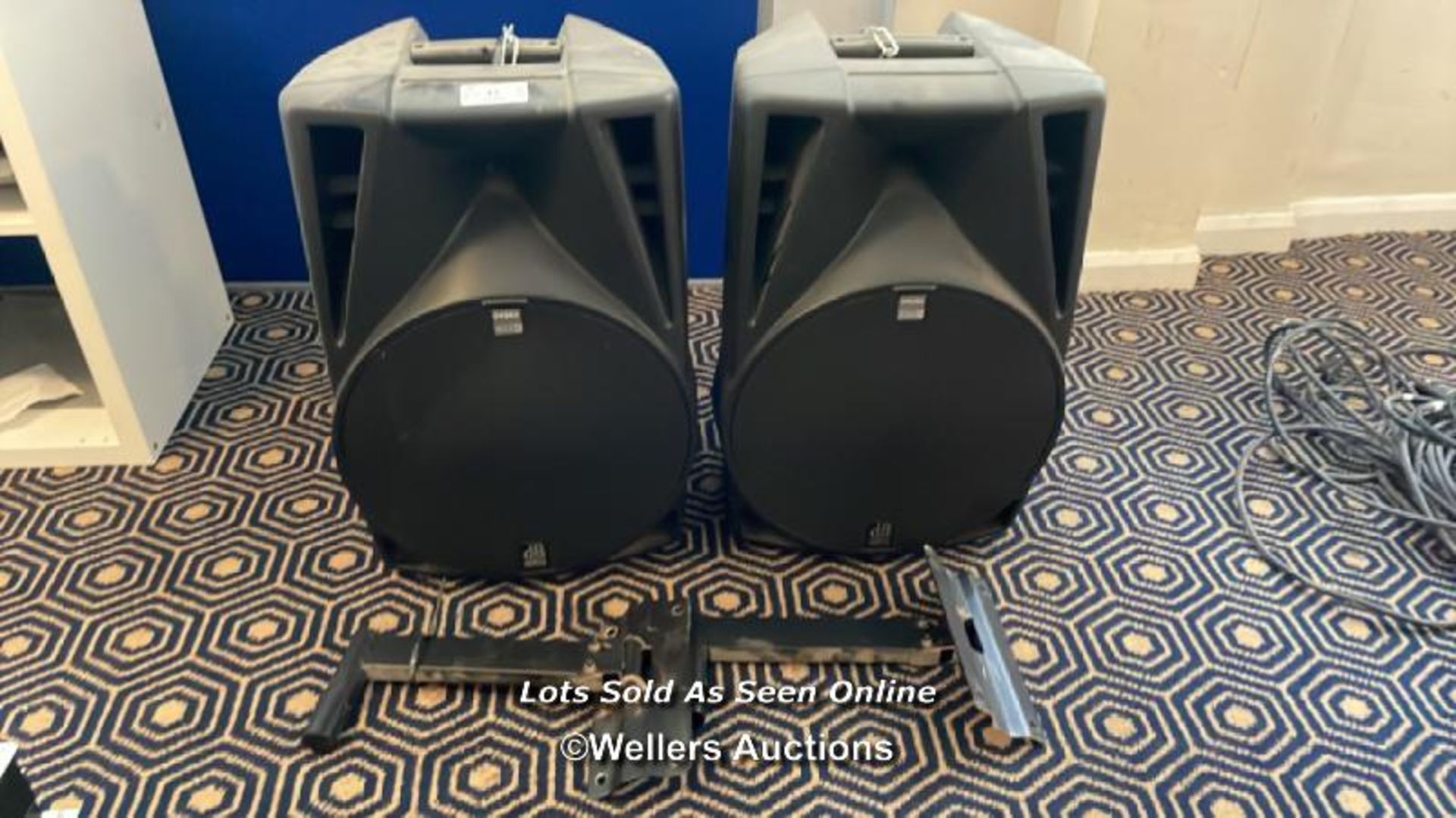 PAIR OF OPERA 402D SPEAKERS, WITH WALL MOUNTS, 63CM (H) X 40CM (W) / COLLECTION LOCATION: OLD WOKING