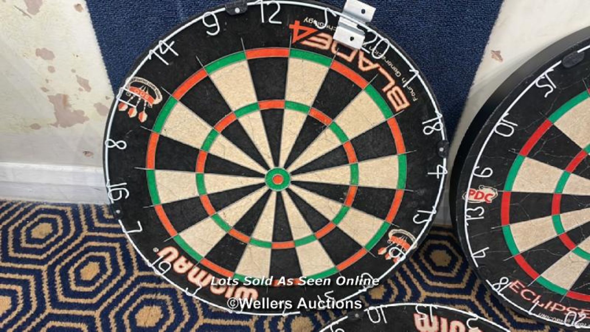 3X DARTBOARDS INCLUDING WINMAU BLADE 4/5 AND UNICORN ECLIPSE PRO, WITHOUT SURROUNDS / COLLECTION - Image 3 of 4
