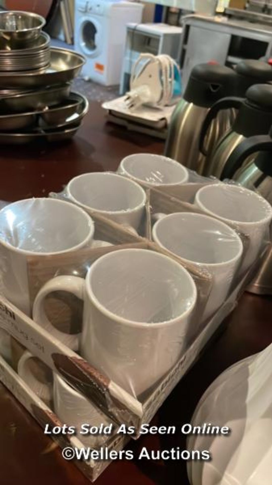 4X CONNOISSERVE BEVERAGE SERVERS AND 12X NEW SABICHI MUGS / COLLECTION LOCATION: OLD WOKING DISTRICT - Image 3 of 3