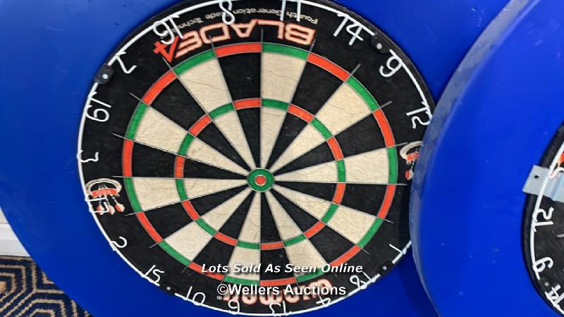 2X WINMAU BLADE 4 DART BOARDS WITH SURROUNDS / COLLECTION LOCATION: OLD WOKING DISTRICT - Bild 2 aus 3