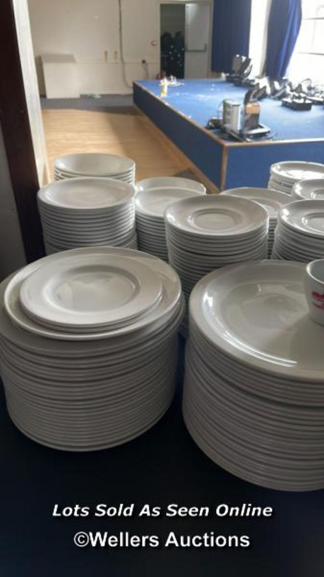 LARGE QUANTITY OF PLATES, SAUCERS AND MUGS / COLLECTION LOCATION: OLD WOKING DISTRICT RECREATION - Image 2 of 5