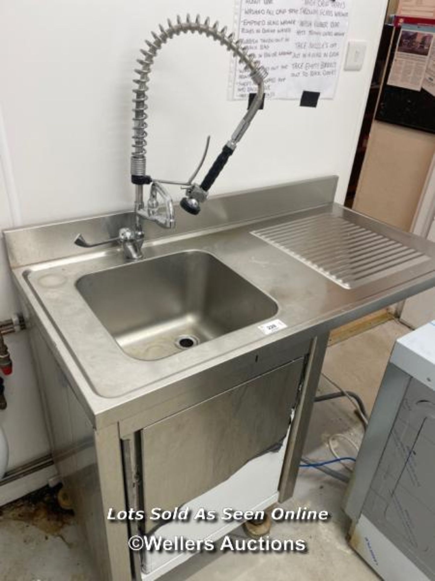 STAINLESS STEEL COMMERCIAL SINK AND WASH BAY WITH UNDERNEATH STORAGE, INCL. MIXER AND HOSE, UNIT