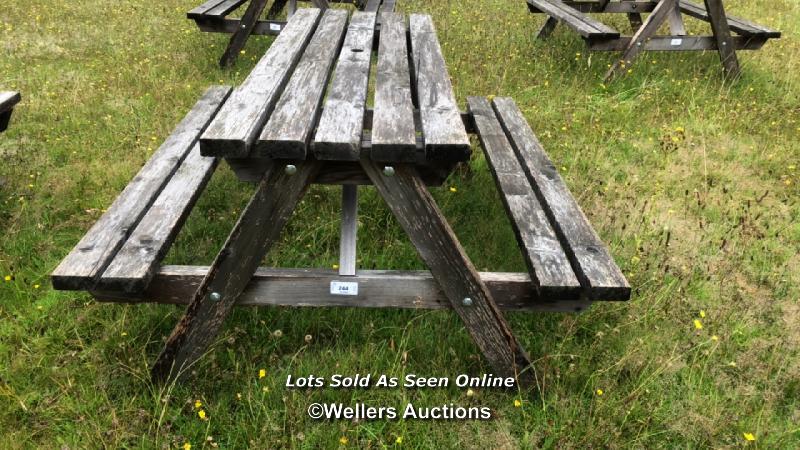 PUB GARDEN PICNIC BENCH, 75CM (H) X 146CM (L) X 127CM (D) / COLLECTION LOCATION: OLD WOKING DISTRICT - Bild 2 aus 2