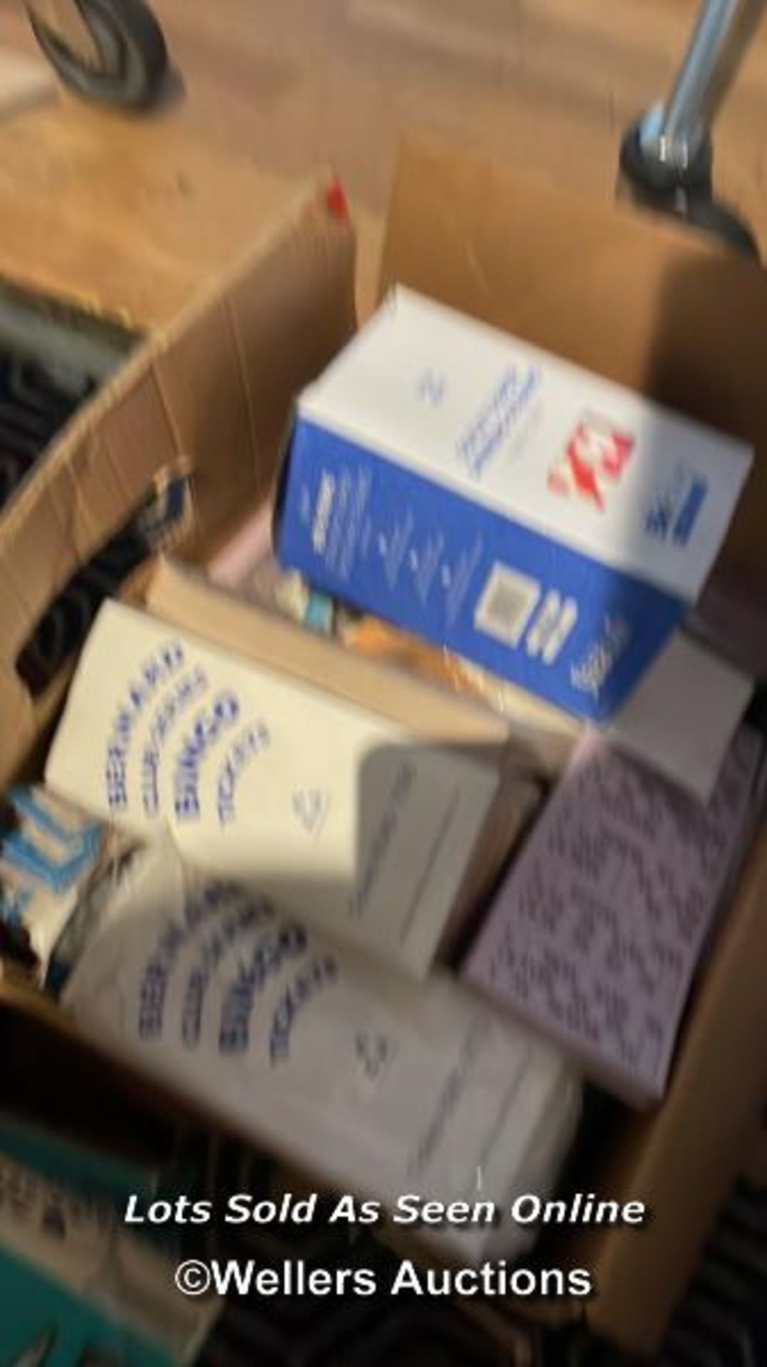 LARGE QUANTITY OF PLASTIC CUPS, PAPER STRAWS AND WINE GLASSES / COLLECTION LOCATION: OLD WOKING - Image 3 of 4