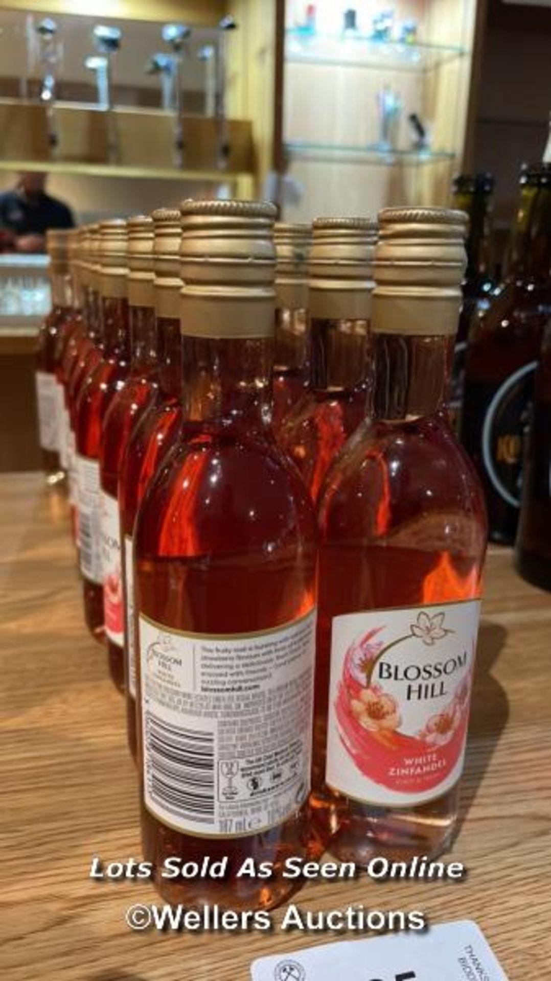 18X BLOSSOM HILL WHITE ZINFANDEL ROSE, 187ML, 10% VOL / COLLECTION LOCATION: OLD WOKING DISTRICT