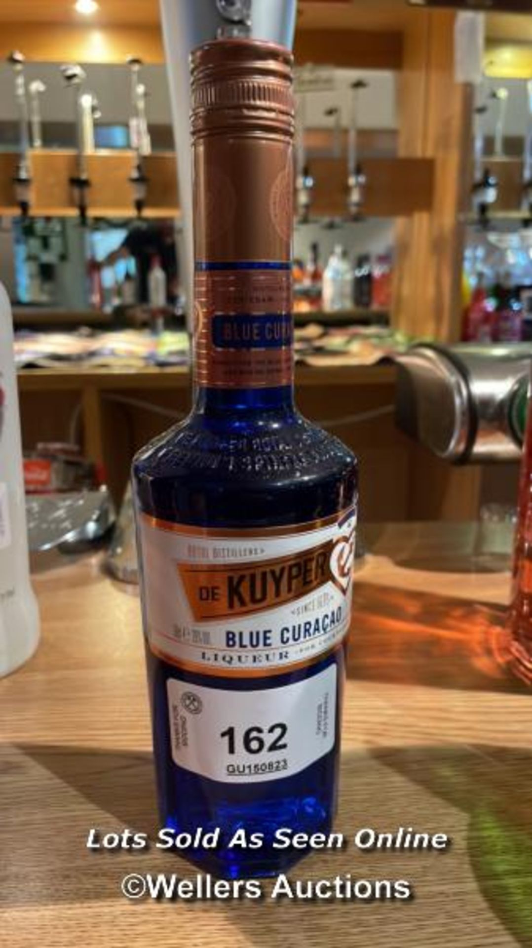 DE KUYPER BLUE CURACO LIQUEUR, FOR COCKTAILS, 500ML, 20% VOL / COLLECTION LOCATION: OLD WOKING