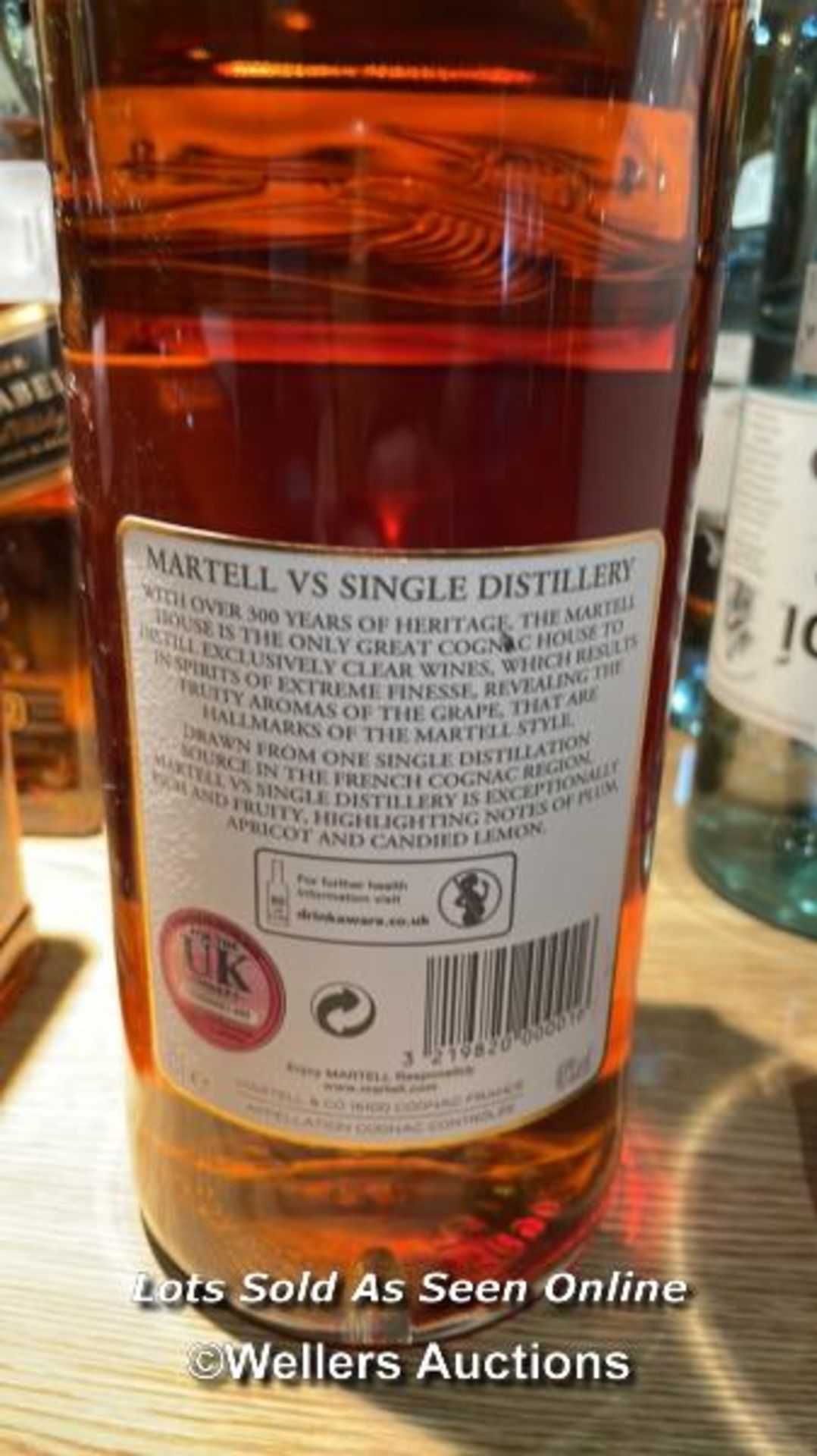 MARTELL VS SINGLE DISTILLERY FINE COGNAC, 1.5L, 40% VOL / COLLECTION LOCATION: OLD WOKING DISTRICT - Bild 4 aus 4