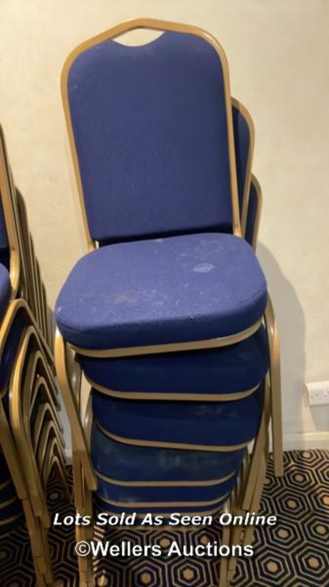 22X STACKABLE CHAIRS WITH CUSHIONED SEAT AND BACK, 92CM (H) X 43CM (W) / COLLECTION LOCATION: OLD - Image 4 of 4