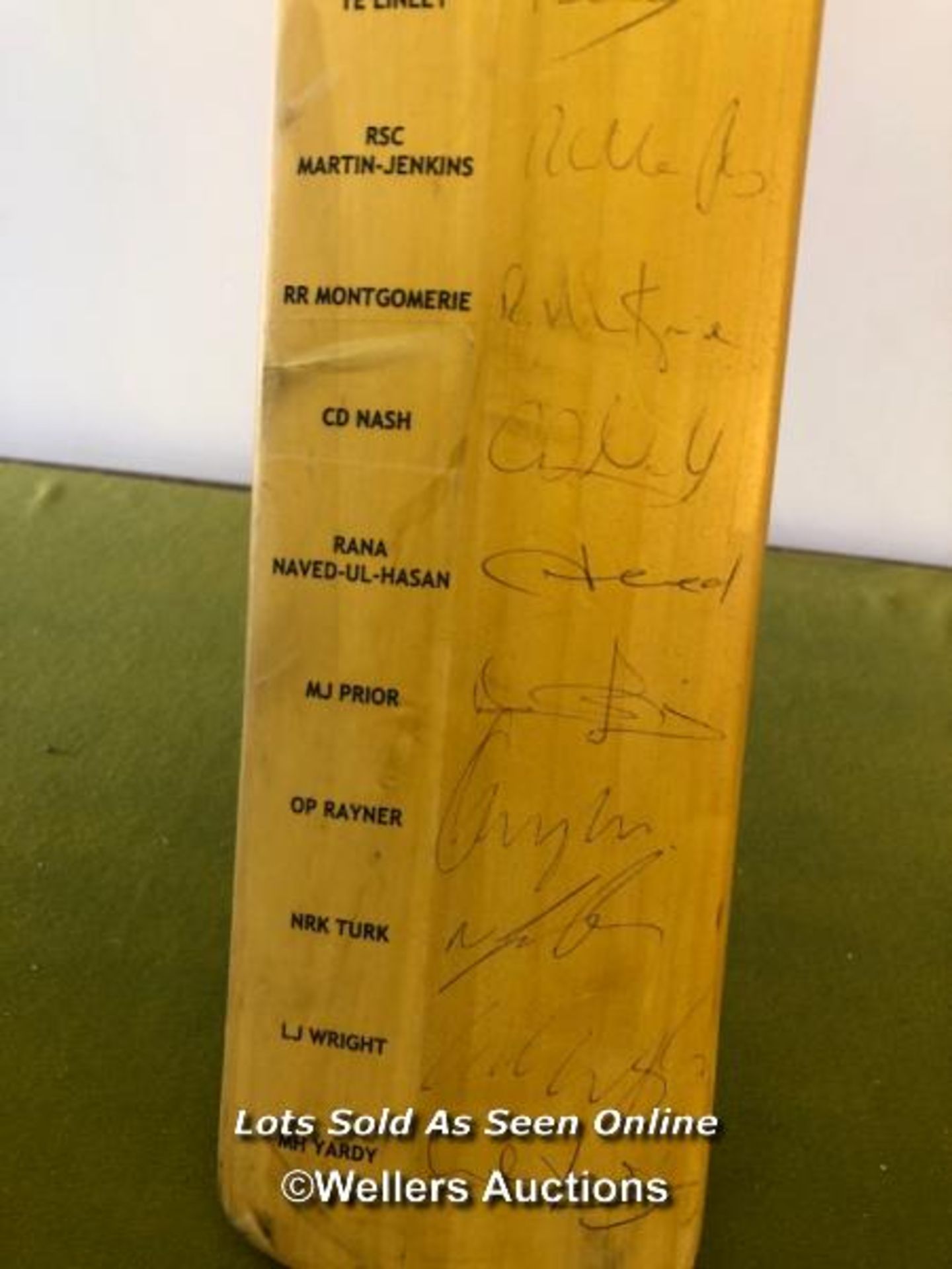 CRICKET BAT SIGNED BY THE SUSSEX CCC 2006, INCLUDING MATT PRIOR'S SIGNATURE - Image 3 of 4